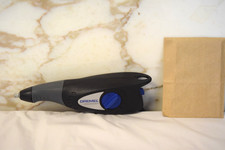 Grawer elektryczny Dremel z szablonem 290-02