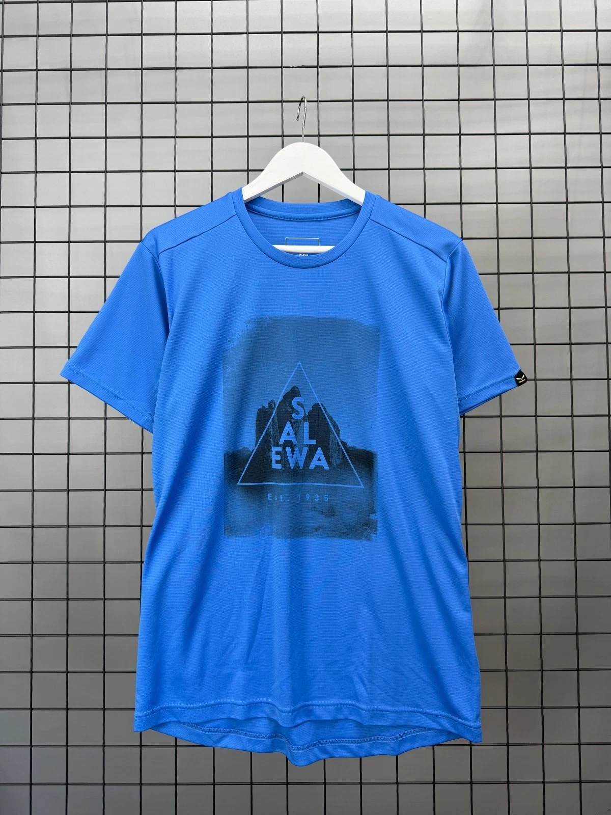 Salewa Technical T-Shirt Mens M Blue Hiking Outdoor Quick Dry Graphic
