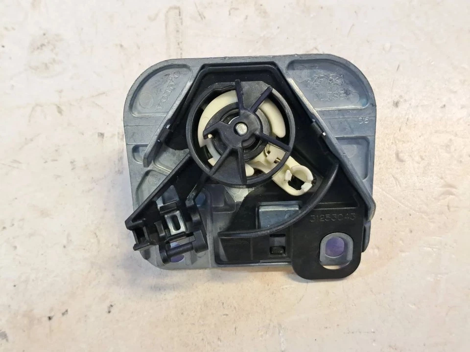 Volvo S80 2013 Lock Tailgate Boot Lid 31253043 BPR38164 - Image 2 of 4