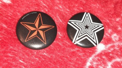 2x Pin Anstecker, 5 spitze STAR Designs, Optical Illusion, Alternative EMO Pins