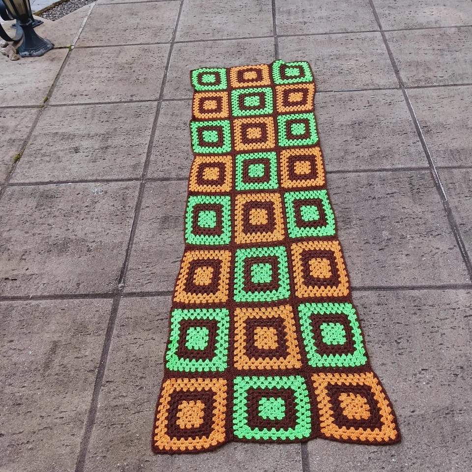 plaid dessus de canapé  vintage en laine crochet fait main   env 165 X 50 cm - Photo 2/4