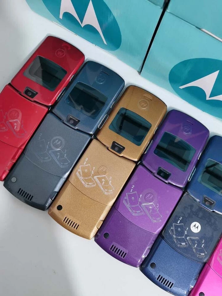 Unlocked - Motorola RAZR V3 all colors 2G vintage Mobile Phone Good Condition - Image 2 of 4