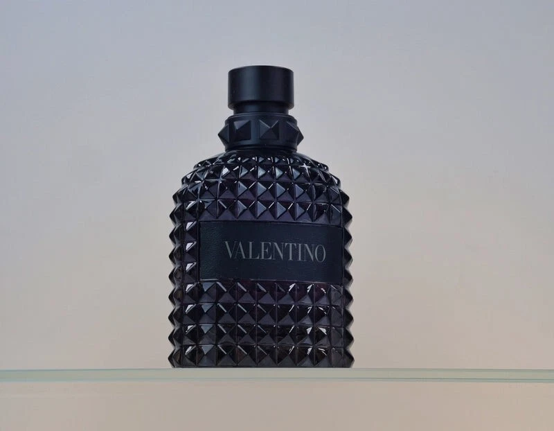 Valentino Uomo Born In Roma Rockstud Noir 3,4 oz/100 ml para hombre nuevo en caja Foto 3 de 4