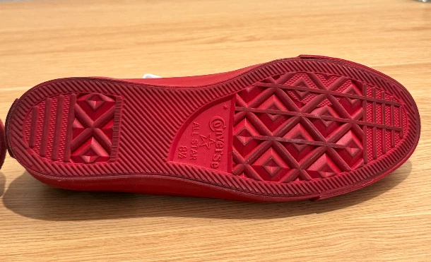 Converse x Comme des Garçons CDG Play suela roja tapa baja Foto 4 de 4