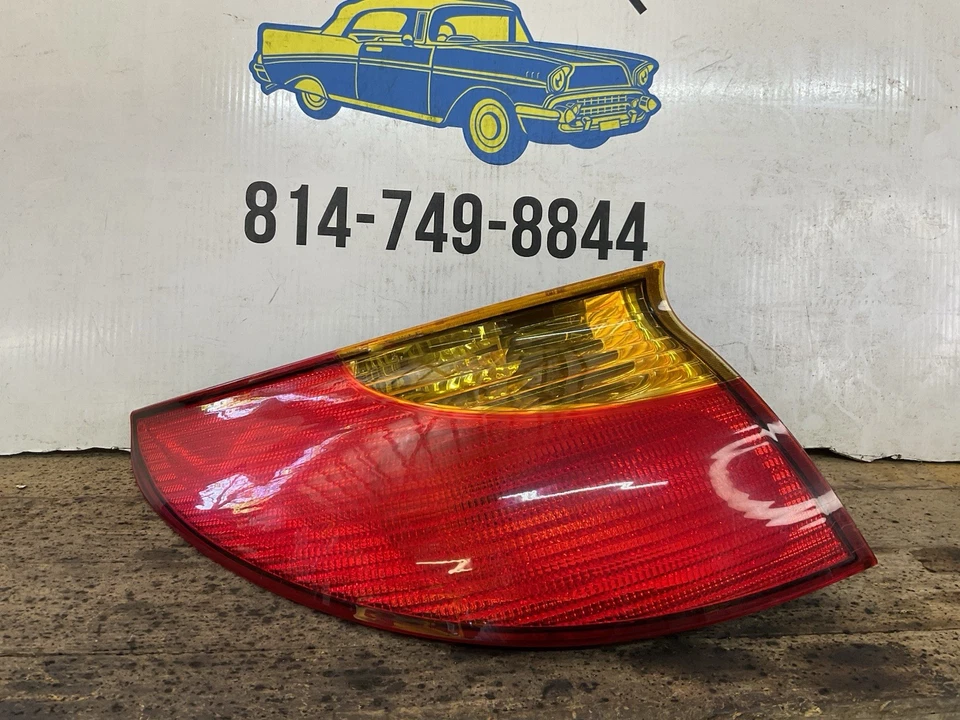 2001-2002 SATURN SC2/SL2 SERIES LEFT SIDE TAIL LIGHT OEM ASSEMBLY DRIVERS SIDE  - Image 4 of 4