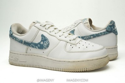 NIKE AIR FORCE 1 LOW USED SIZE 7 WOMEN PAISLEY WHITE WORN BLUE DH4406-100