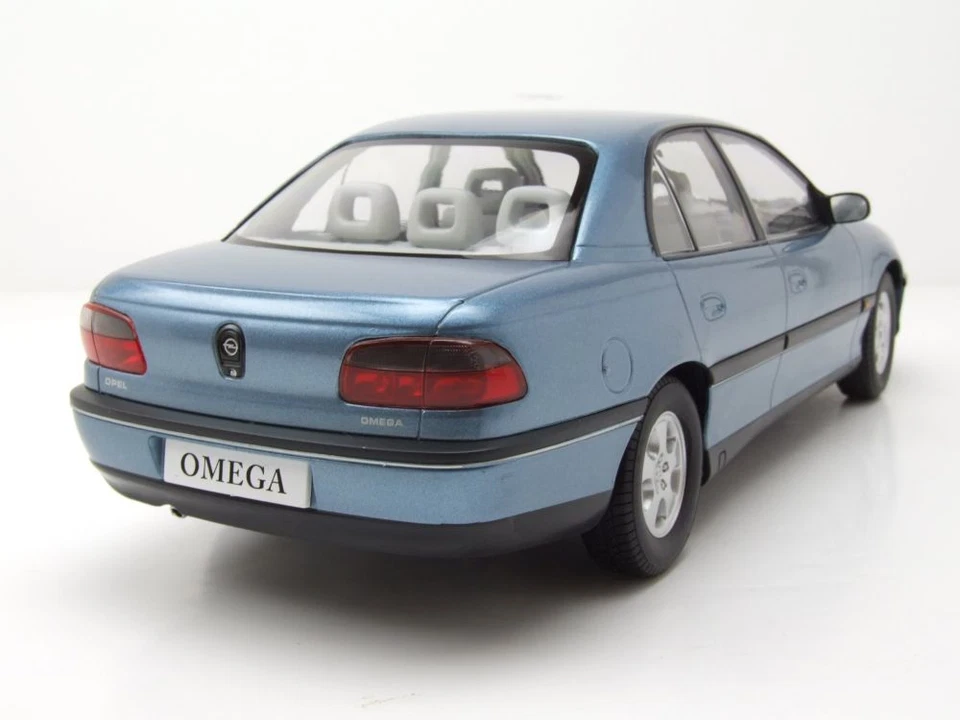 Opel Omega B 1996 hellblau metallic Modellauto 1:18 Triple9 - Bild 2 von 4