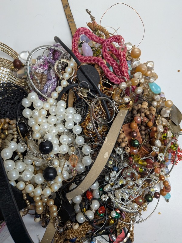 4.3 Pound Jewelry Bulk Craft Bag, Broken, May Have Wearable Some Pearls