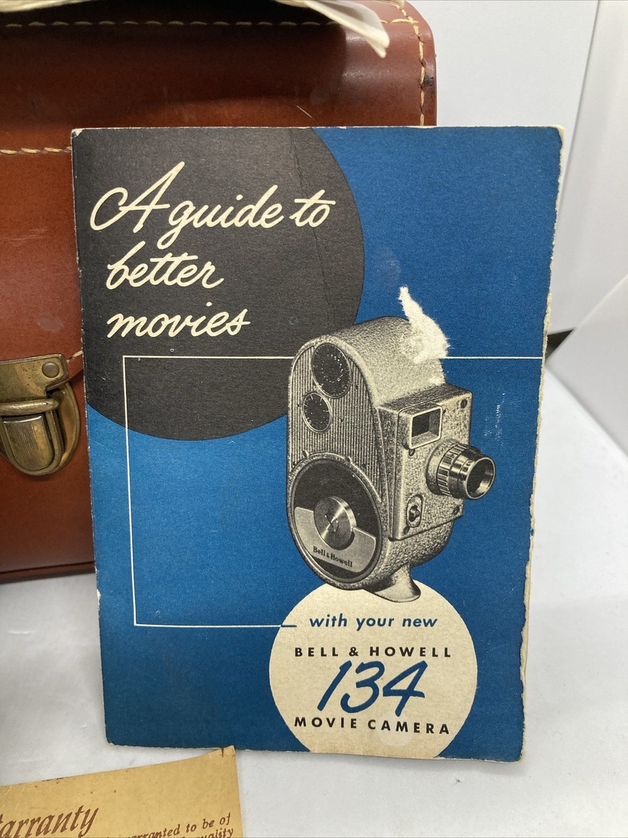 VTG BELL & HOWELL 8MM 134 MOVIE CAMERA W/Case, Handle