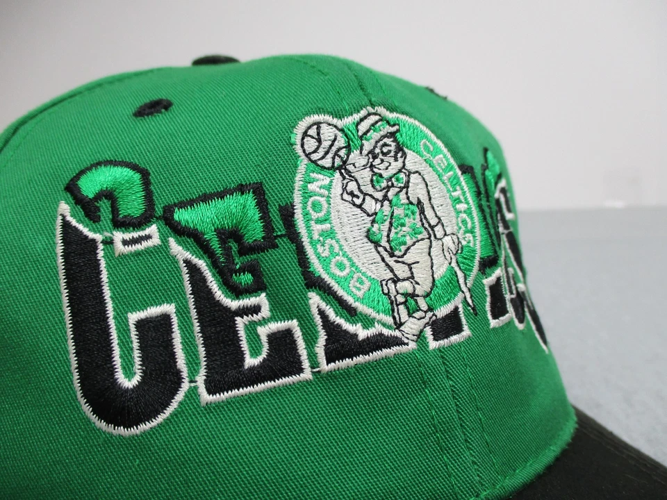 De colección Boston Celtics Sombrero Snapback NBA Verde Logo Grande Blockhead Spellout G Gorra Foto 3 de 4