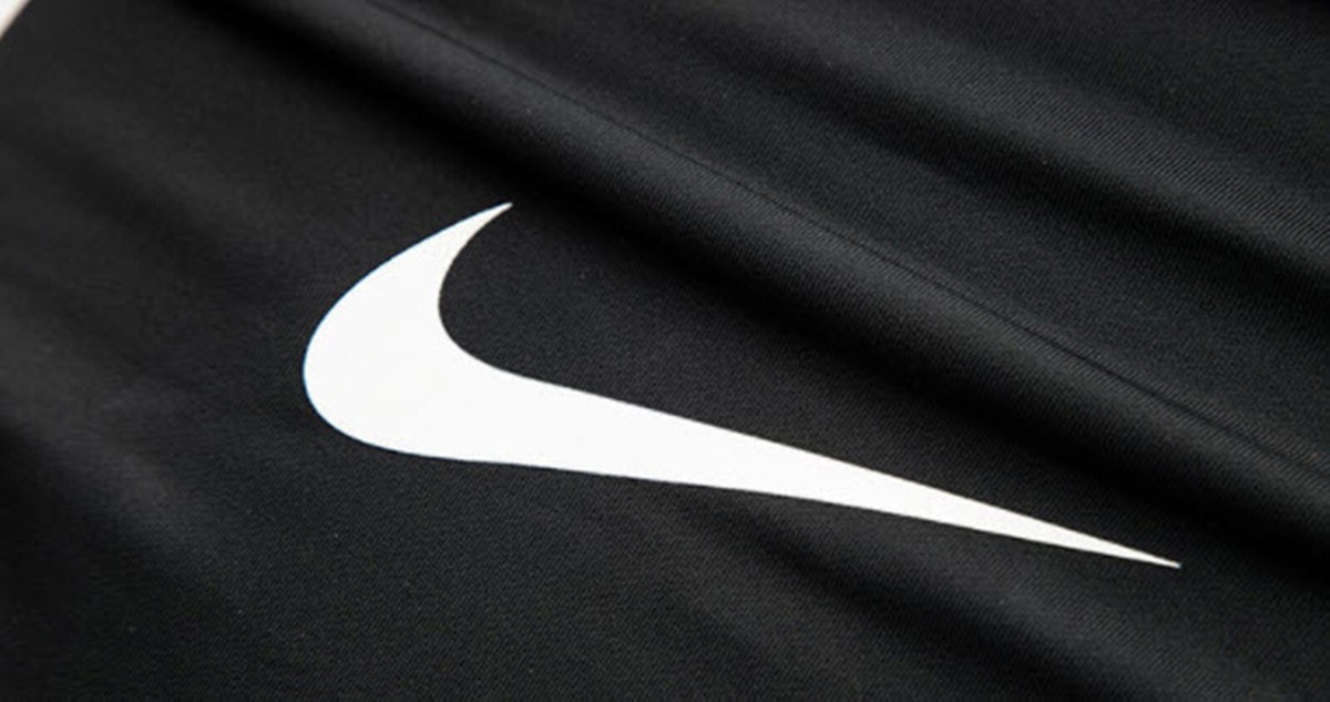 Nike Unisex DRY Neck Warmer Black Face Mask Soccer Fashion