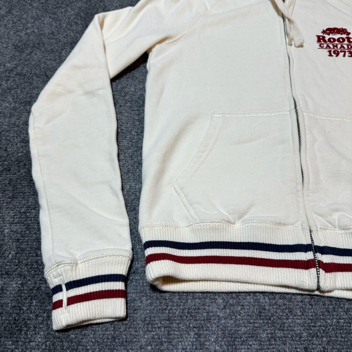 Roots Canada Hoodie Womens XXS Cream Cotton Blend Sweatshirt Roots Canada Hoodie Womens XXS Cream Cotton Blend Sweatshirt