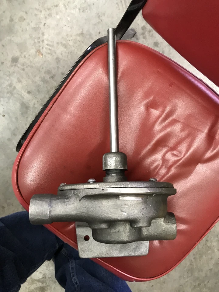 Nuevas bombas de agua de hierro fundido para tanque Olds refrigerado antiguo motor de gasolina Hit and Miss Foto 4 de 4