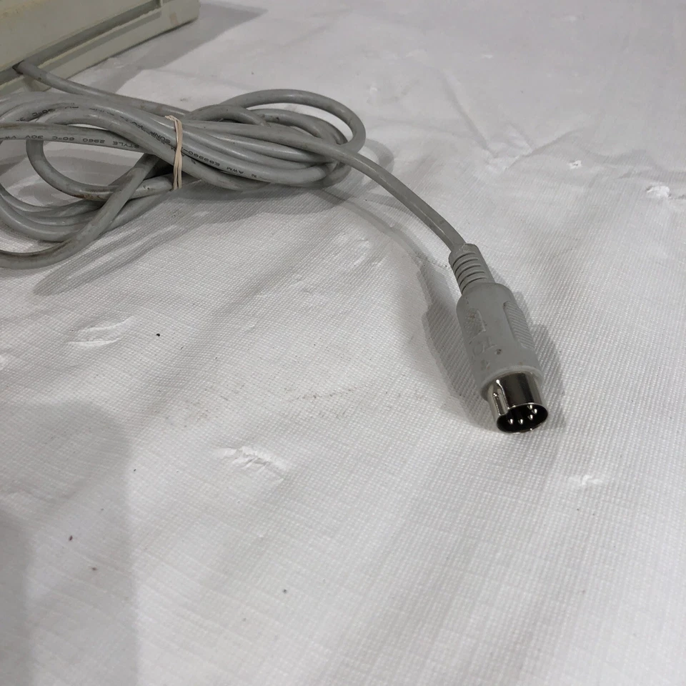 Fellowes Touchpad Keyboard KB-7903 PS/2 Keyboard - Image 4 of 4