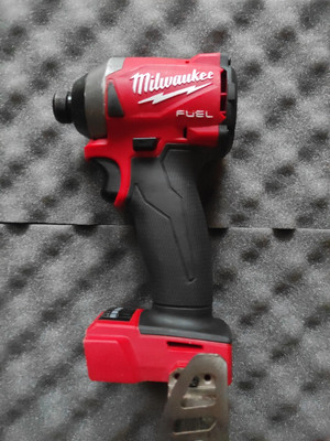 Milwaukee 2853-20 M18 FUEL 18V Akku-Schlagschrauber 1/4'' Sechskant (nur Werkzeug)