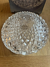 1 H&uuml;bsche Schmuckschatulle mit Deckel aus geschliffenem Glas !!  Ma&szlig;e: ca. 10 cm