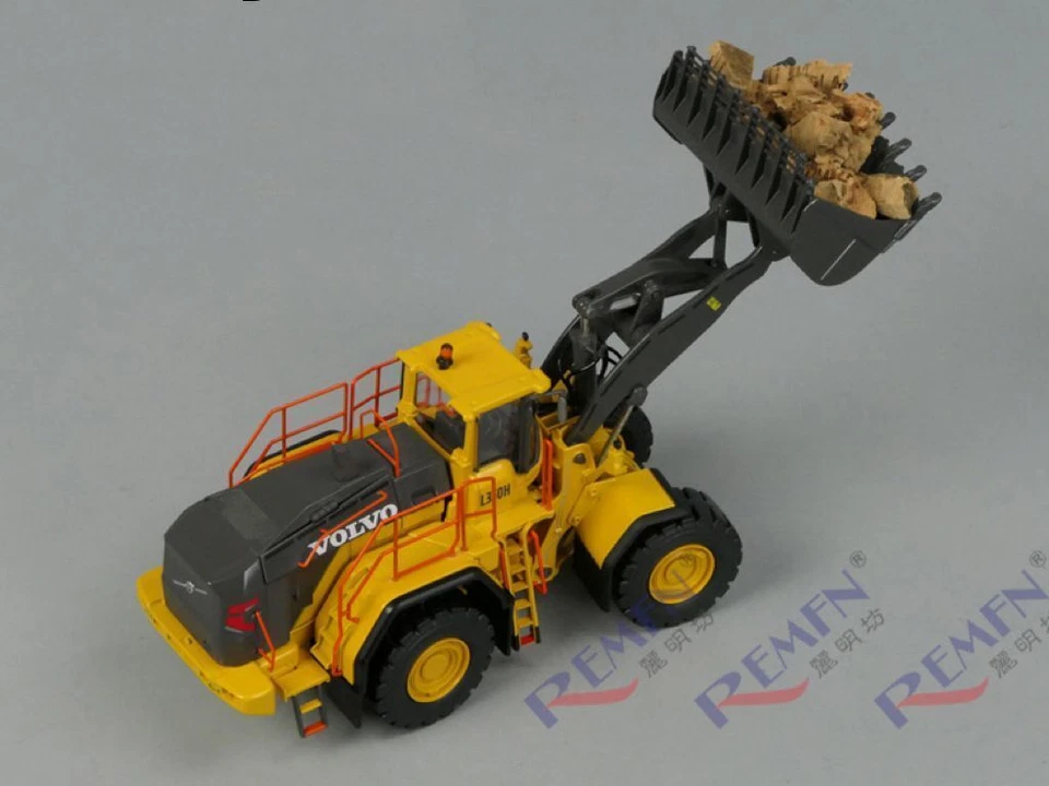 Motorart Volvo L350H Wheel Loader 1:50 Scale Die-Cast Model New in Box - Image 2 of 4