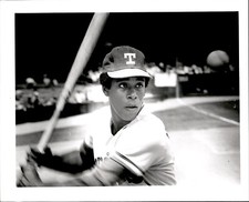 CGE9 1973 Original Photo ELLIOTT MADDOX KEEPING HIS EYES ON THE BALL TX RANGERS