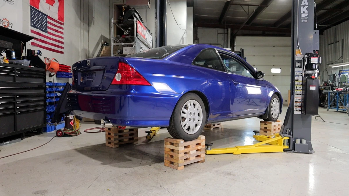 The 2004 Civic’s paint was in remarkably good shape, considering its age.