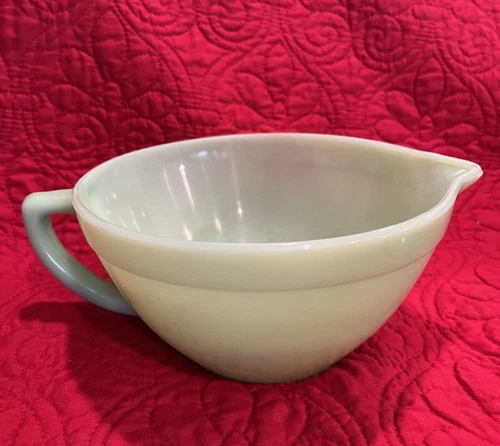 Vintage Fire King Green Jadeite Glass Batter Mixing Bowl Spout Handle 7.5”