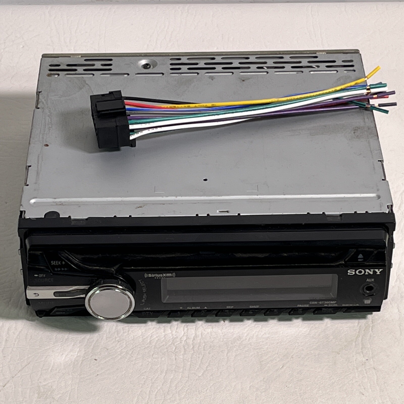 Cdx-gt360mp Cd Aux Am Fm W/ Wiring Harness