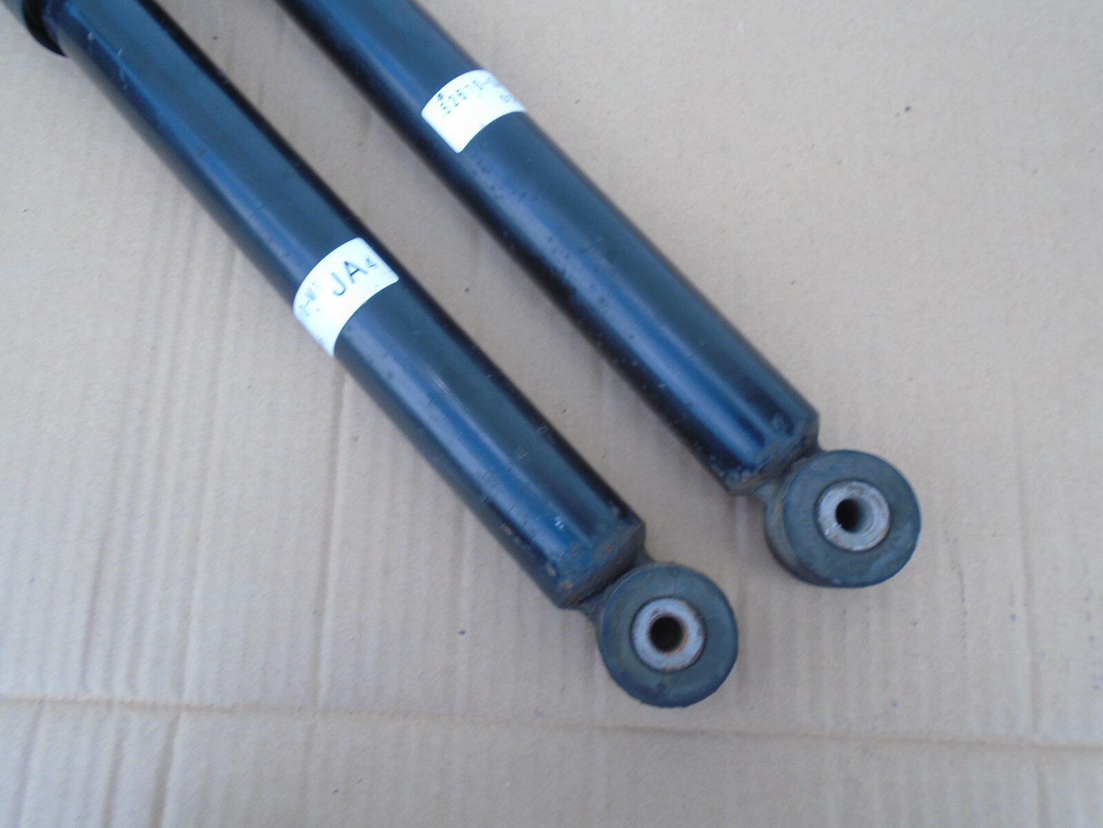 20022008 HONDA JAZZ REAR SHOCK ABSORBERS PAIR 52610SAAE110M1 eBay