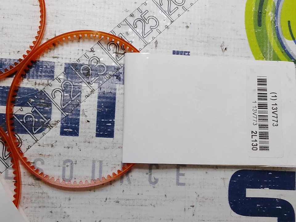 CINTURÓN EN V OBSTRUIDO DAYTON 13V773 2L130 13 PULGADAS - LOTE DE 4 UNIDADES Foto 3 de 4