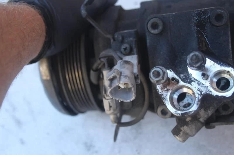 1998 LEXUS LS400 AIR CONDITION AC COMPRESSOR - Image 3 of 4