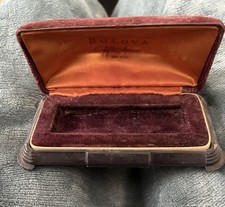 Scatola orologio vintage Bulova Maroon in velluto, Fifth Avenue New York