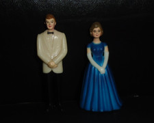 VINTAGE HARD PLASTIC PROM/WEDDING COUPLE CAKE TOPPERS