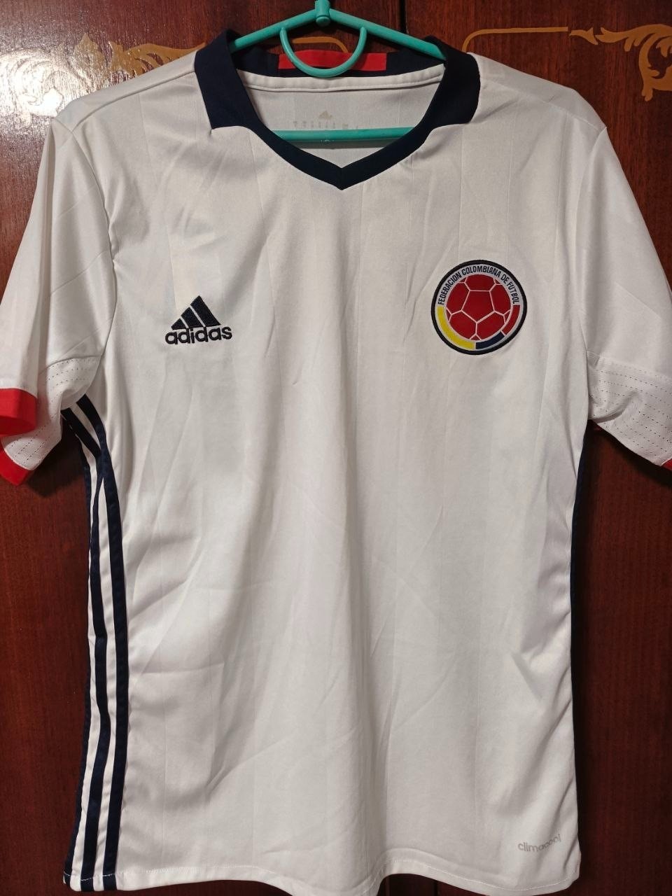Colombia 2016-17 Away Jersey Adidas Copa America Centenario - Size M