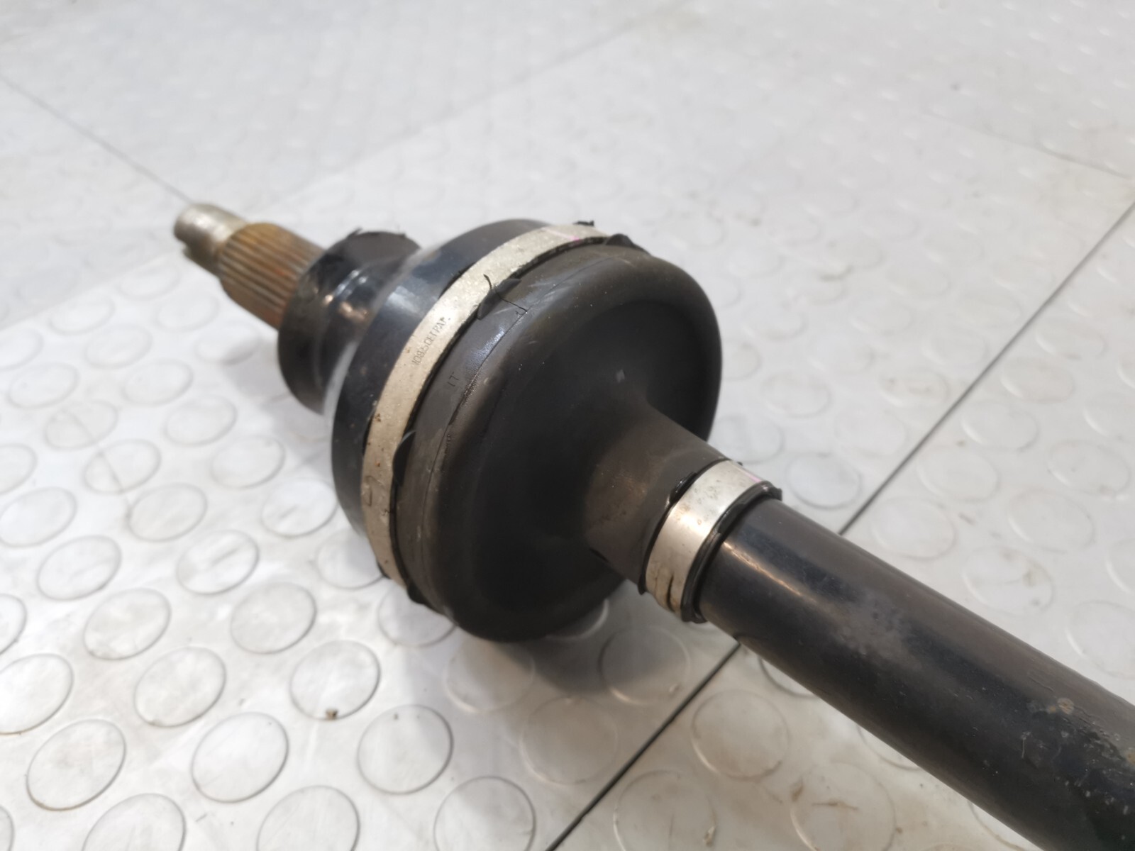 2017 - 2020 Maserati Levante LEFT REAR SIDE DRIVE JOINT AXLE CV SHAFT OEM