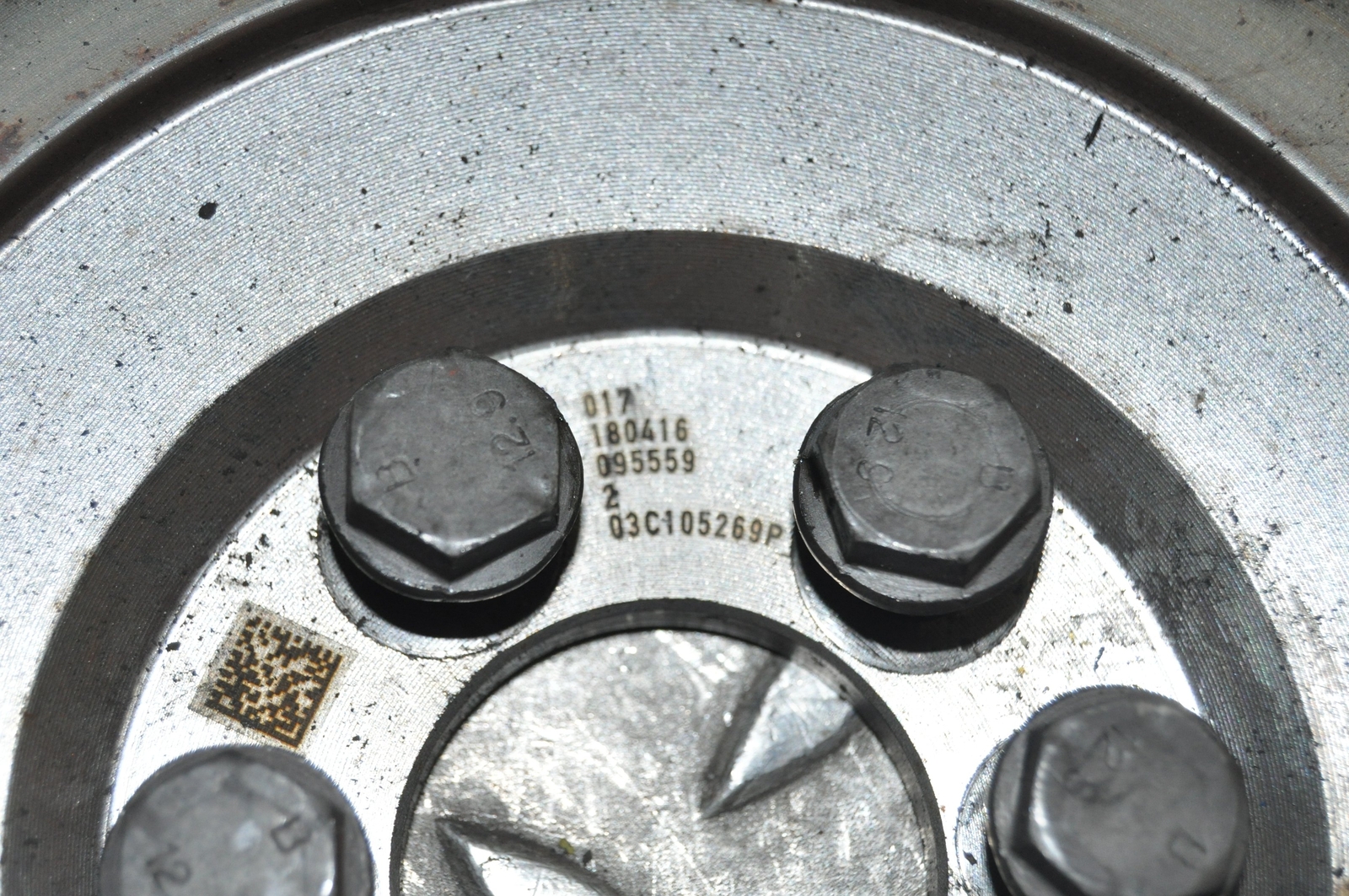 VW Golf Flywheel Clutch Kit 03C105269P 5G mk7 1.4 TSI 2016 RHD 2205359