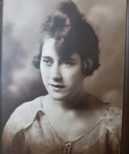 Antique Photograph Beautiful Young Woman Studio Portrait Cabinet Card c.1920s