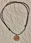 W38 ….. Czeck Republic hand cut coin on a necklace, 20 Korun 1991 — photo 2