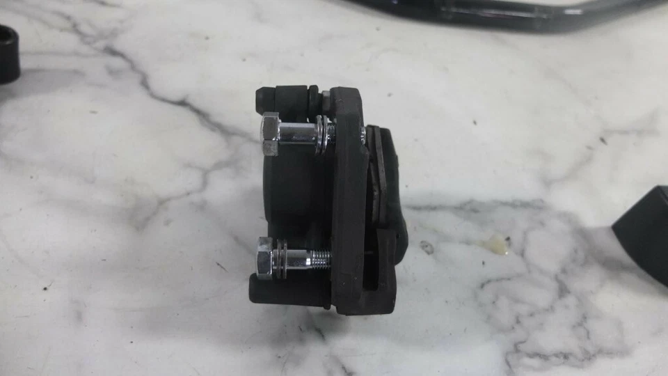 Pinza de freno delantera 18 Suzuki LS650 LS 650 S40 Boulevard Foto 3 de 4