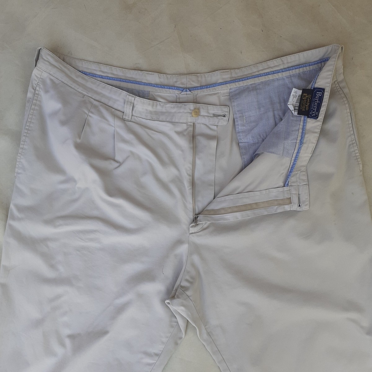 Burberry London Chino Pants Men's EU 60 Off White Nova Check Burberry London Chino Pants Men's EU 60 Off White Nova Check
