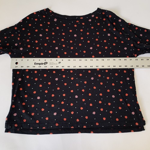 Uniqlo x Disney Shirt Women L Snow White Apple Black Boxy Villian Travel Resort - Picture 6 of 7