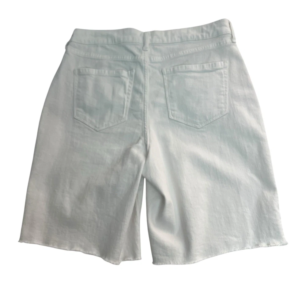 Nine West Women’s Bermuda Shorts Sz 8 White Frayed Hems Pockets Stretch - Image 2 of 4