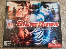 NFL SHOWDOWN Board Game - 32 Teams Football - Excellent