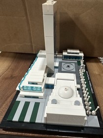 LEGO Architecture: United Nations Headquarters (21018)
