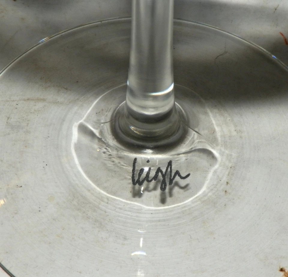 Copa de vino Santa Bárbara Design Leigh Standley "LOVE" firmada Foto 4 de 4