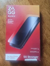 ZAGG Invisible Shield Glass Elite Privacy Screen Protector iPhone  6.7 2023