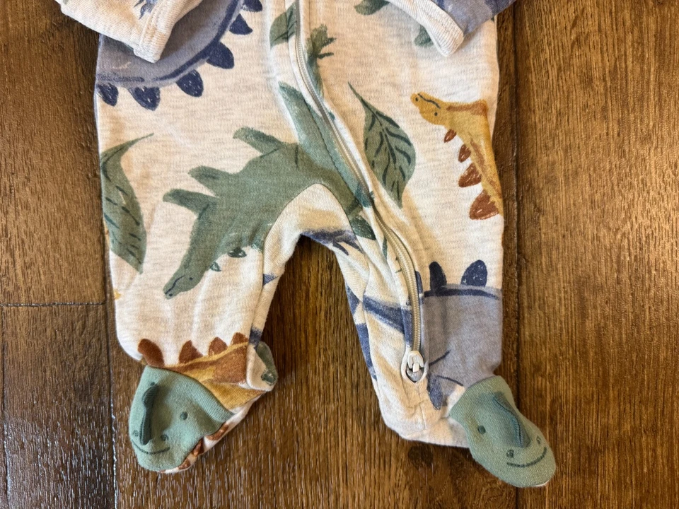 Carters Bebé prematuro Niño Dormir Dinosaurio Lindo Pies Conjunto Cremallera Algodón Muñeca 2 Foto 4 de 4