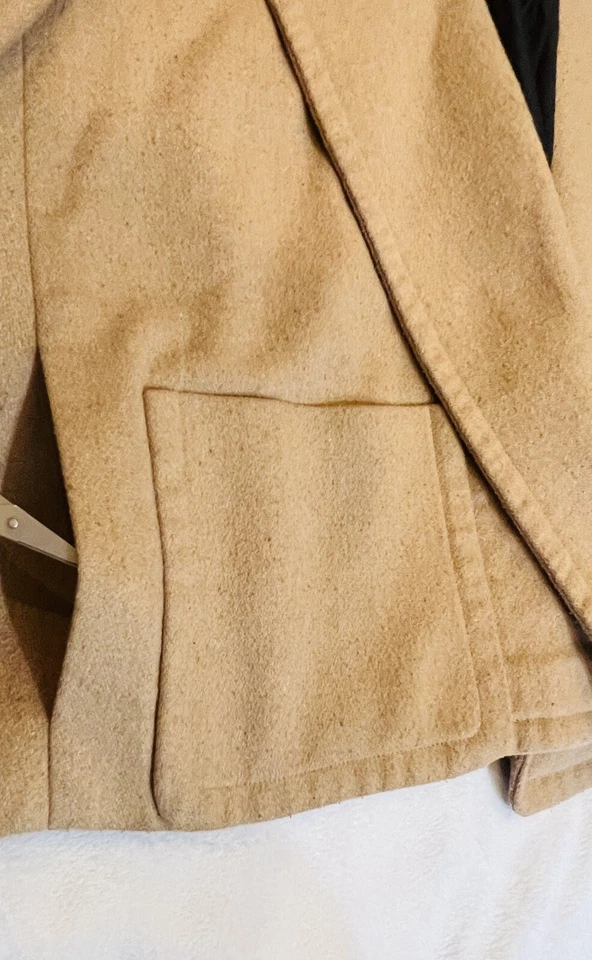 Coat Kaufmanfranco Sz X-LARGE Tan & Black Cropped Swing Pockets Pre-own - Image 4 of 4