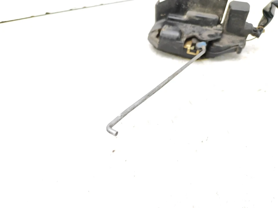 МЕХАНИЗМ ЗАЩЕЛКИ ЗАМКА ПЕРЕДНЕЙ ПРАВОЙ ДВЕРИ MAZDA 626 1998 1,8 66 КВТ БЕРЛИНА - Изображение 2 из 4