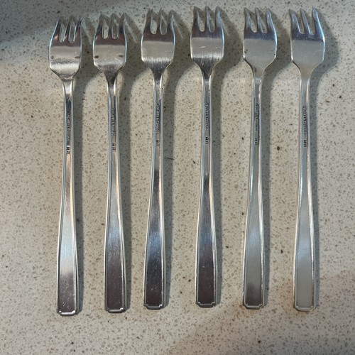 Holmes & Edwards, Napoleon International Silverplate Cocktail Forks Set Of 6 - Picture 4 of 5