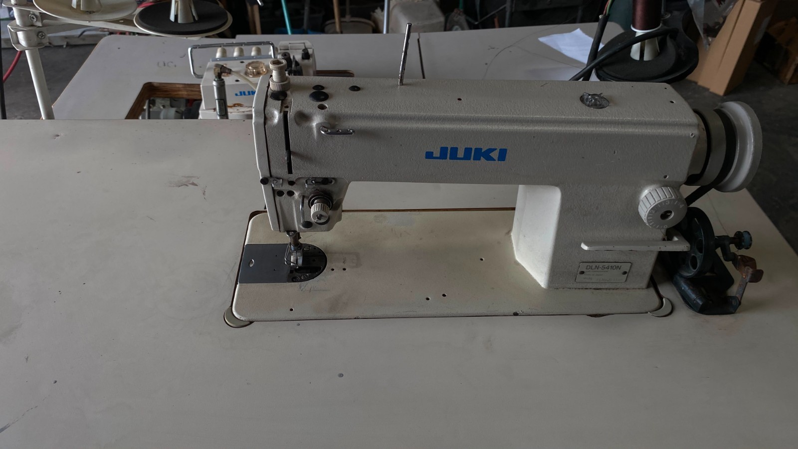 JUKI DLN-5410N Industrial Sewing Machine Enduro SM1050-2PF Servo