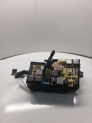 2016 Ford Focus Fuse Box Junction Box Engine VIN 2 8th Digit OEM 1372049