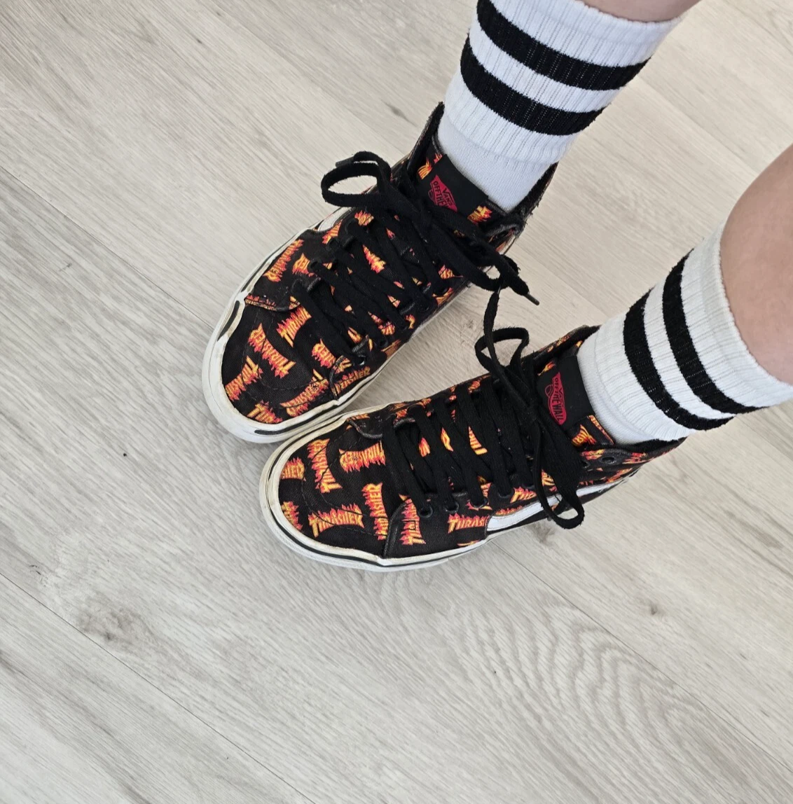 Vans SK8 HI Sneakers da skateboard indie Thrasher in tela nera WMS 6 5